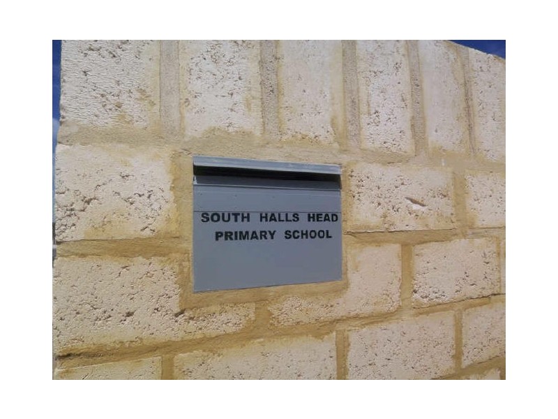 35 Karon Vista, Halls Head WA 6210