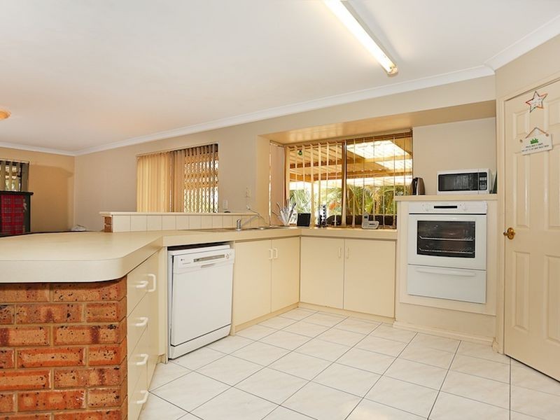 33 Erica Street, Coodanup WA 6210