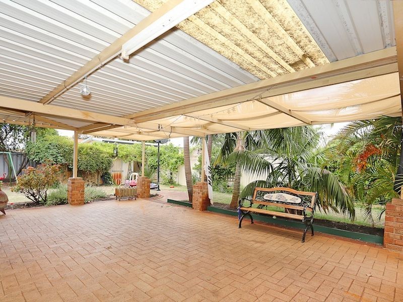 33 Erica Street, Coodanup WA 6210
