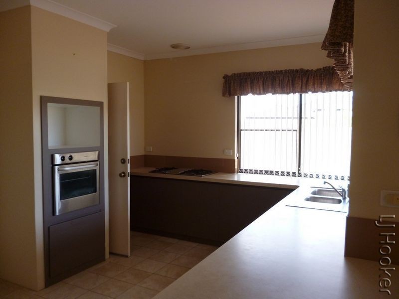 151 Peelwood Parade, Halls Head WA 6210