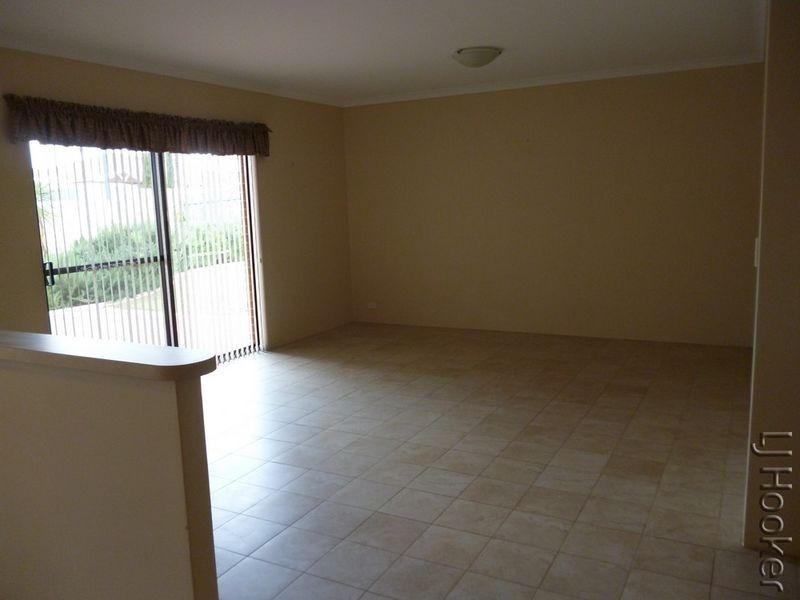 151 Peelwood Parade, Halls Head WA 6210