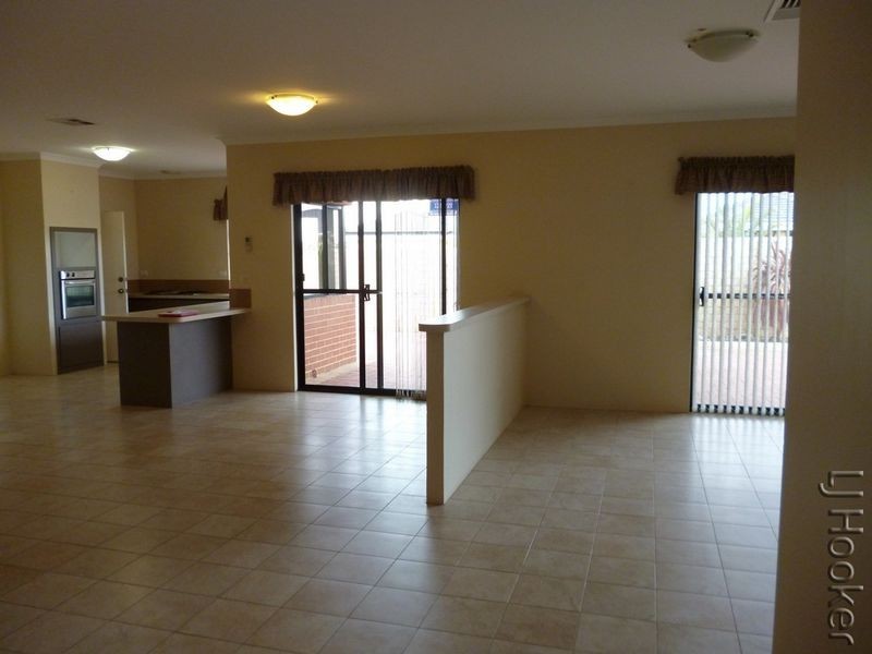 151 Peelwood Parade, Halls Head WA 6210