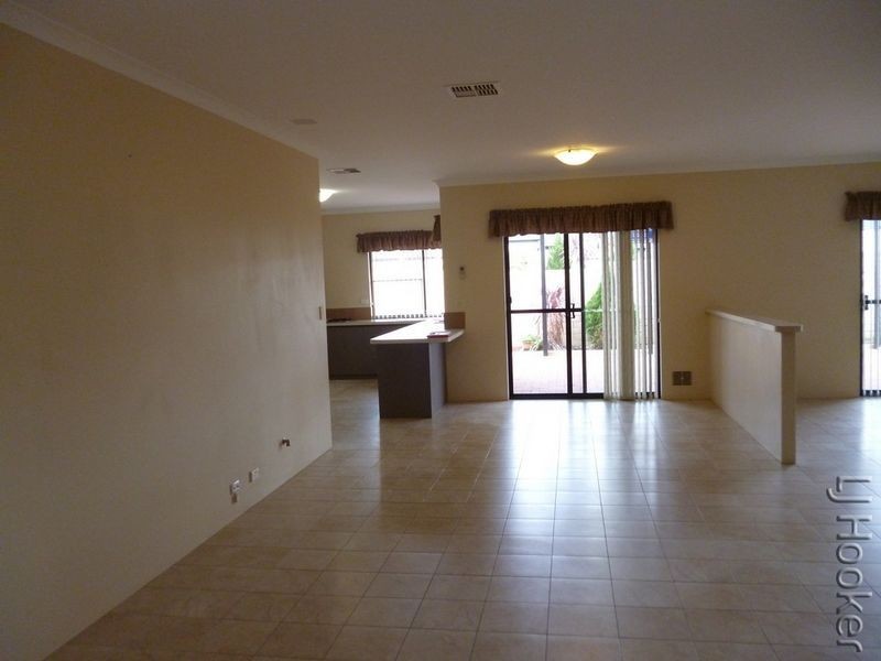 151 Peelwood Parade, Halls Head WA 6210