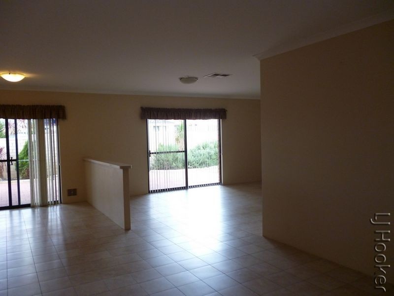 151 Peelwood Parade, Halls Head WA 6210