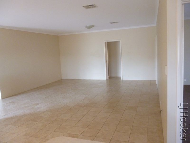 151 Peelwood Parade, Halls Head WA 6210