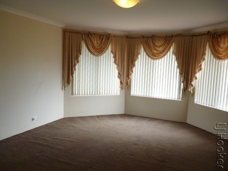 151 Peelwood Parade, Halls Head WA 6210