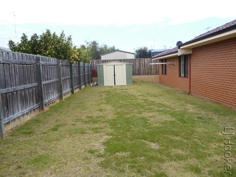 151 Peelwood Parade, Halls Head WA 6210