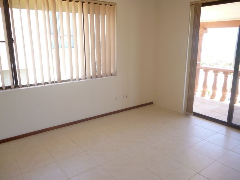 3/56 Halls Head Parade, Halls Head WA 6210