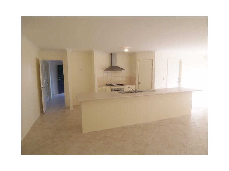 24 Cimarron Edge, Meadow Springs WA 6210