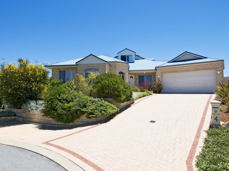4 Howe Close, San Remo WA 6210