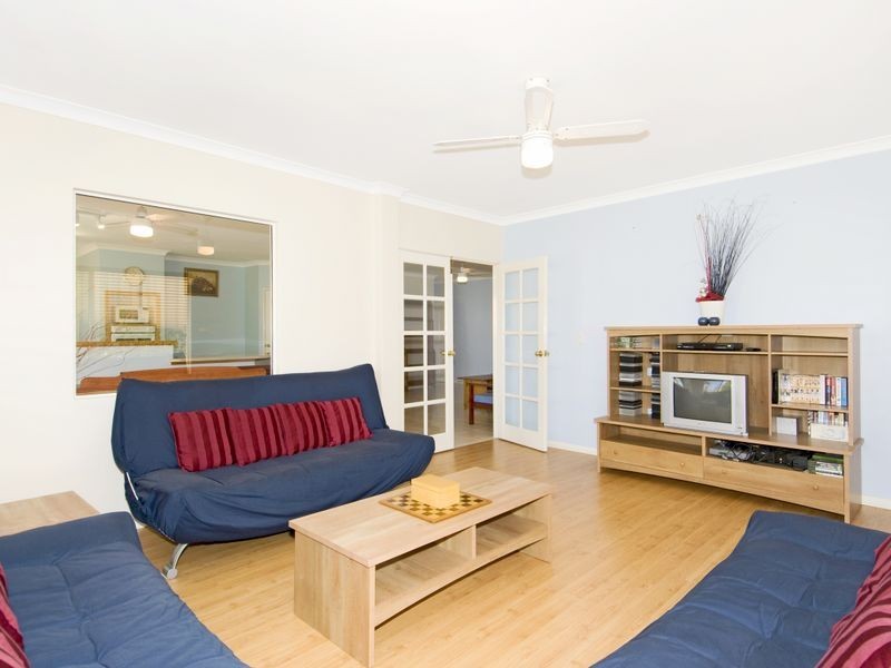 4 Howe Close, San Remo WA 6210