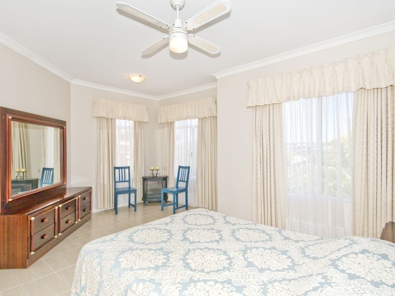 4 Howe Close, San Remo WA 6210