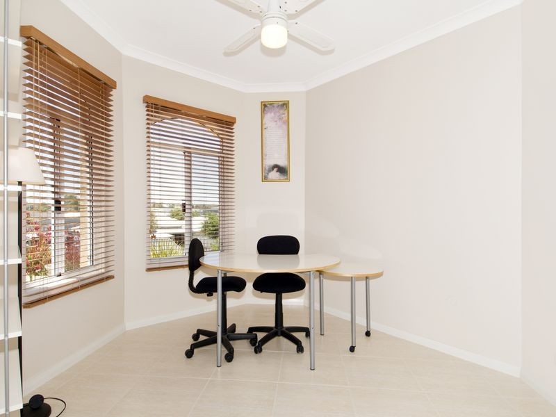 4 Howe Close, San Remo WA 6210