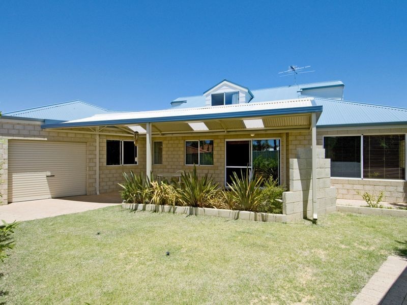 4 Howe Close, San Remo WA 6210