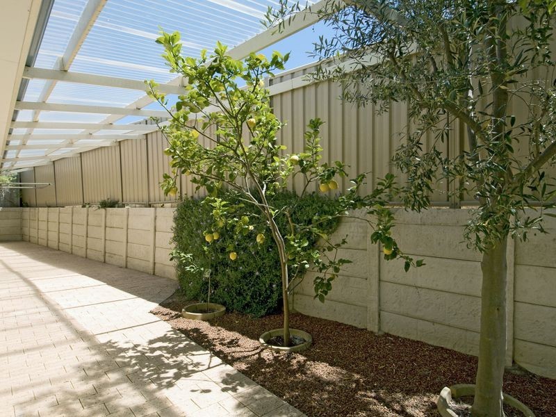 4 Howe Close, San Remo WA 6210