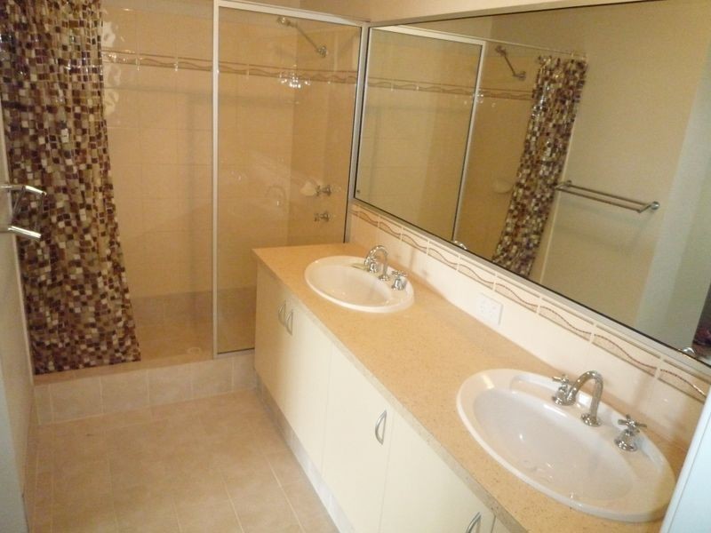 5 Shelduck Way, Dudley Park WA 6210