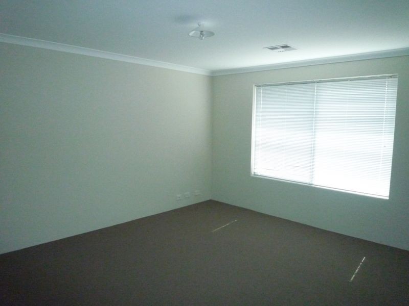 49 Marsdenia Road, Halls Head WA 6210
