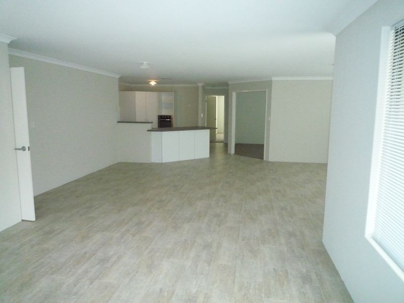 49 Marsdenia Road, Halls Head WA 6210