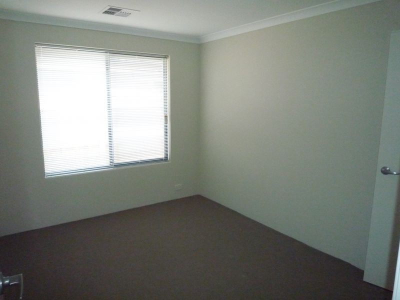 49 Marsdenia Road, Halls Head WA 6210
