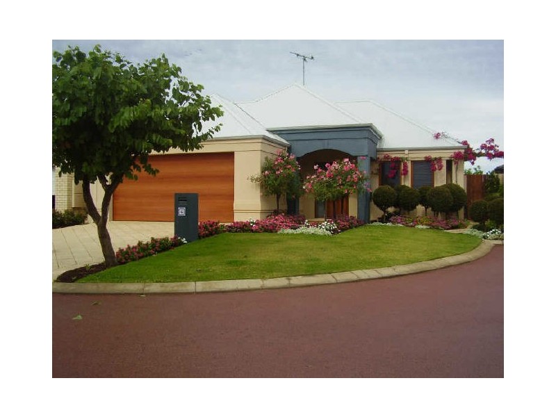 4 Bermuda Place, Halls Head WA 6210