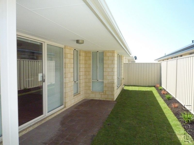 4 Bourke Close, Ravenswood WA 6208
