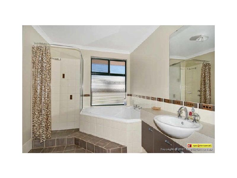 10 Bookara View, Lakelands WA 6210