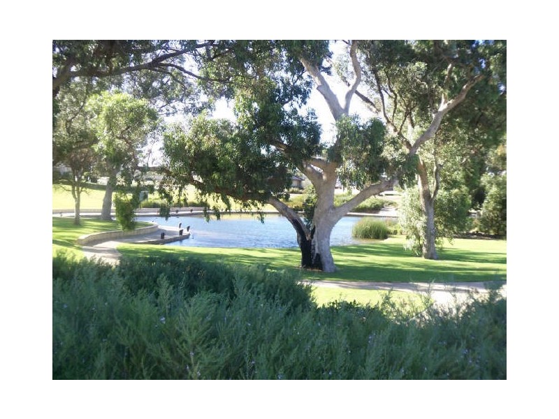 10 Bookara View, Lakelands WA 6210