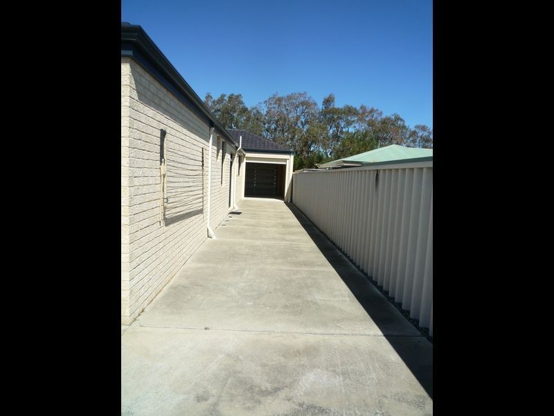 65 Willoughbridge Crescent, Erskine WA 6210