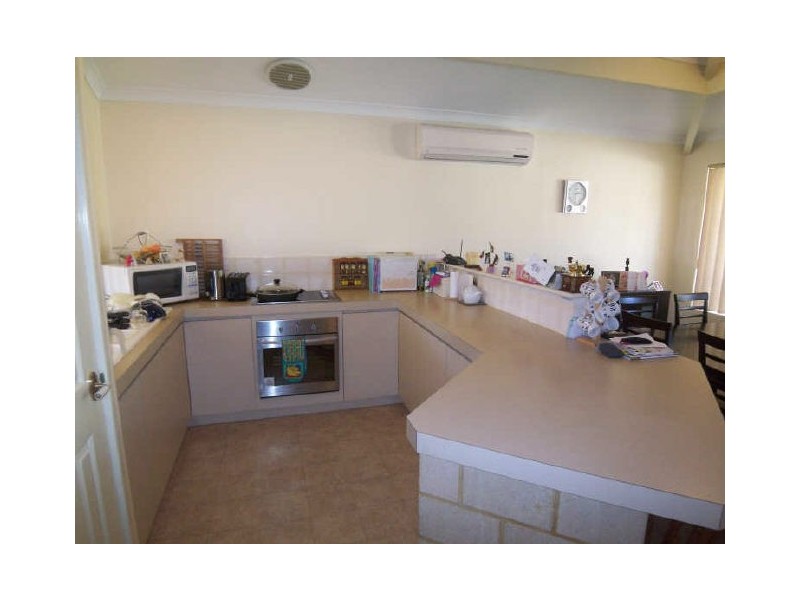 2A Oleander Place, Halls Head WA 6210