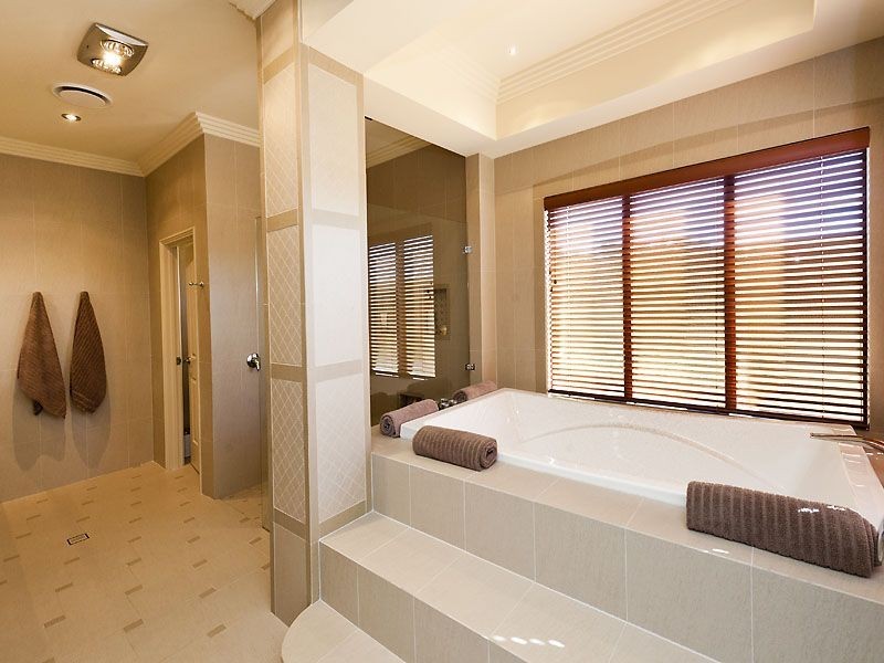 17 Leisure Way, Halls Head WA 6210