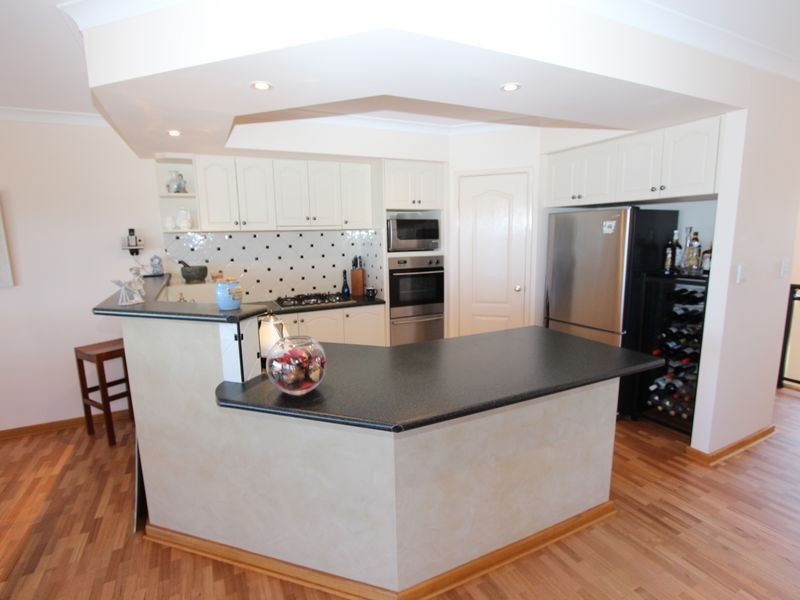 10A Pinnace Court, Halls Head WA 6210