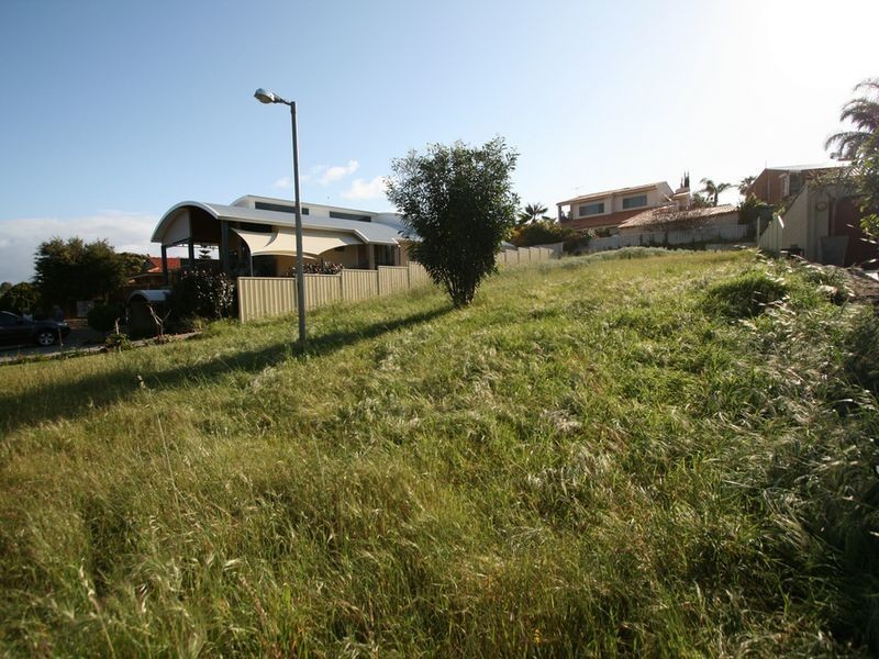 88A Mclarty Road, Halls Head WA 6210