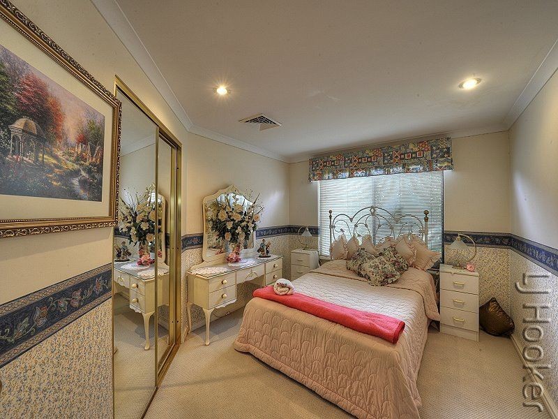 15 Poivre Place, San Remo WA 6210