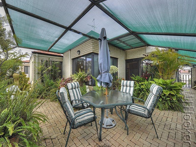 15 Poivre Place, San Remo WA 6210