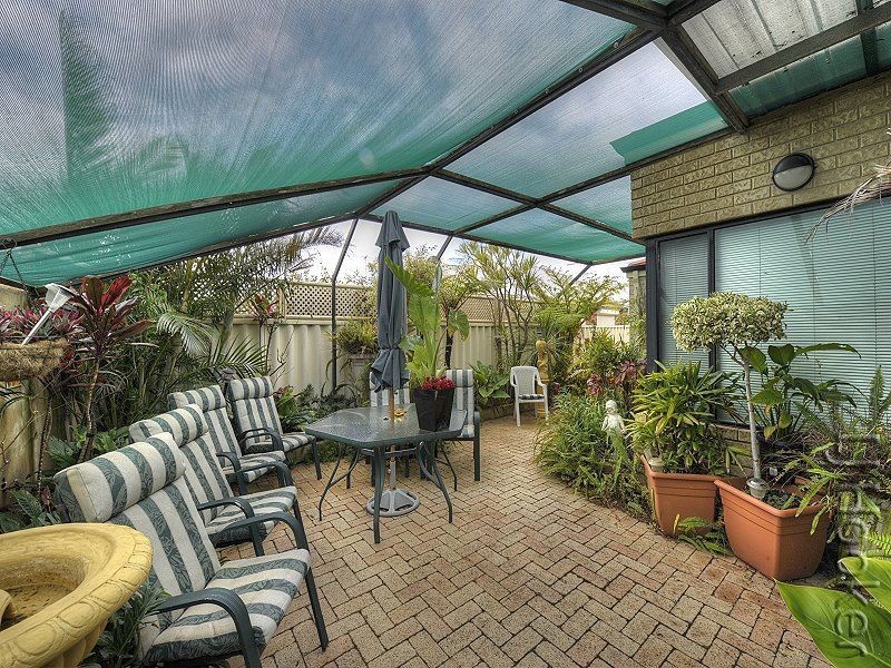 15 Poivre Place, San Remo WA 6210