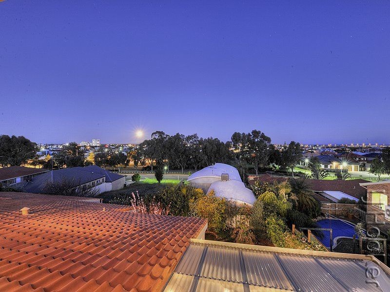 17 Carina Circle, Halls Head WA 6210
