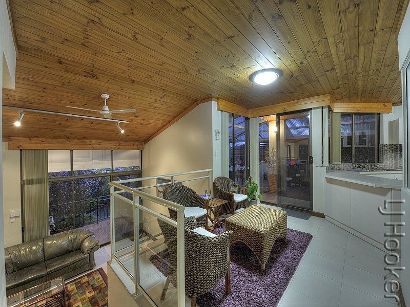17 Carina Circle, Halls Head WA 6210