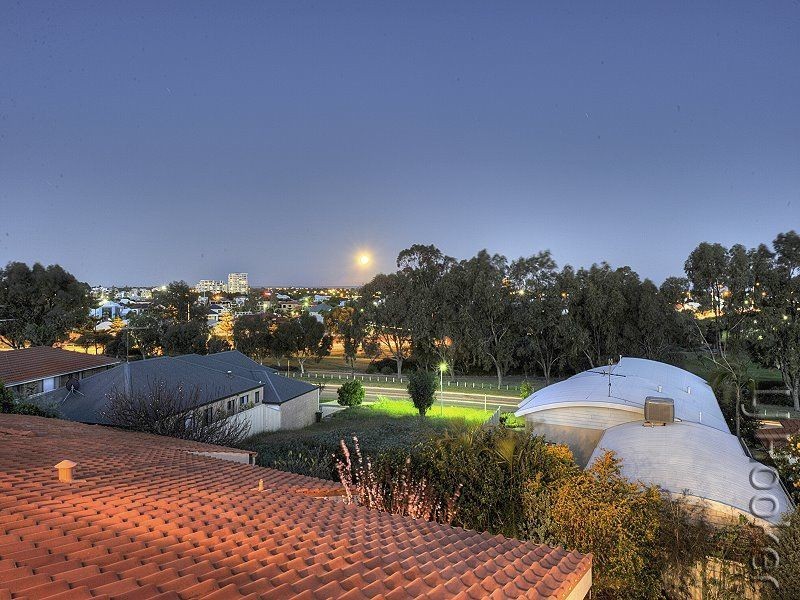 17 Carina Circle, Halls Head WA 6210