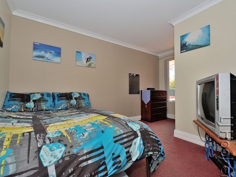 5 Troon Grove, Halls Head WA 6210