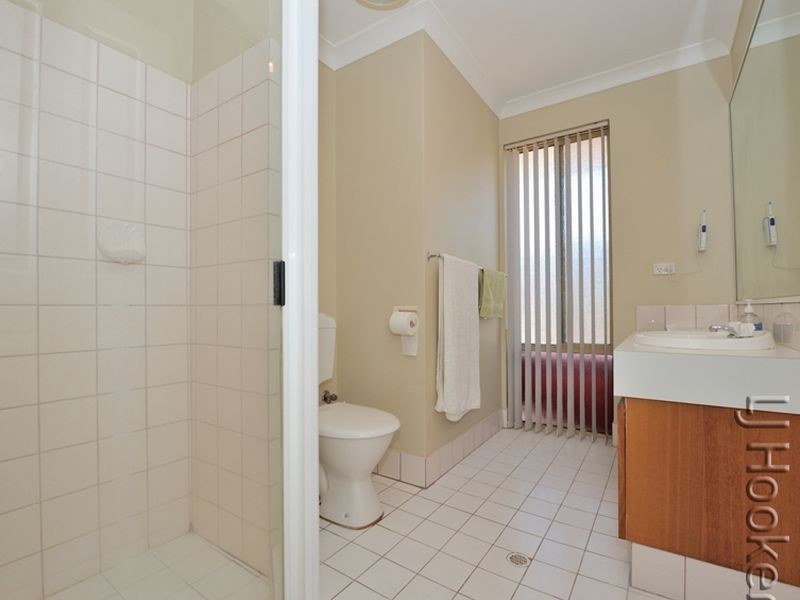 5 Troon Grove, Halls Head WA 6210