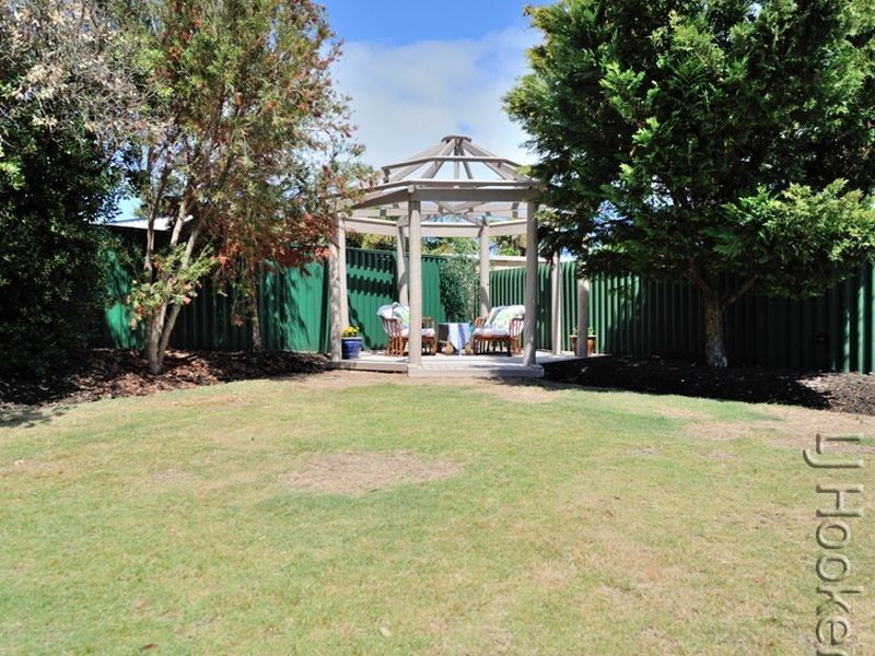 5 Troon Grove, Halls Head WA 6210