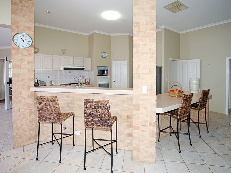 16 Greenshank Mews, Wannanup WA 6210