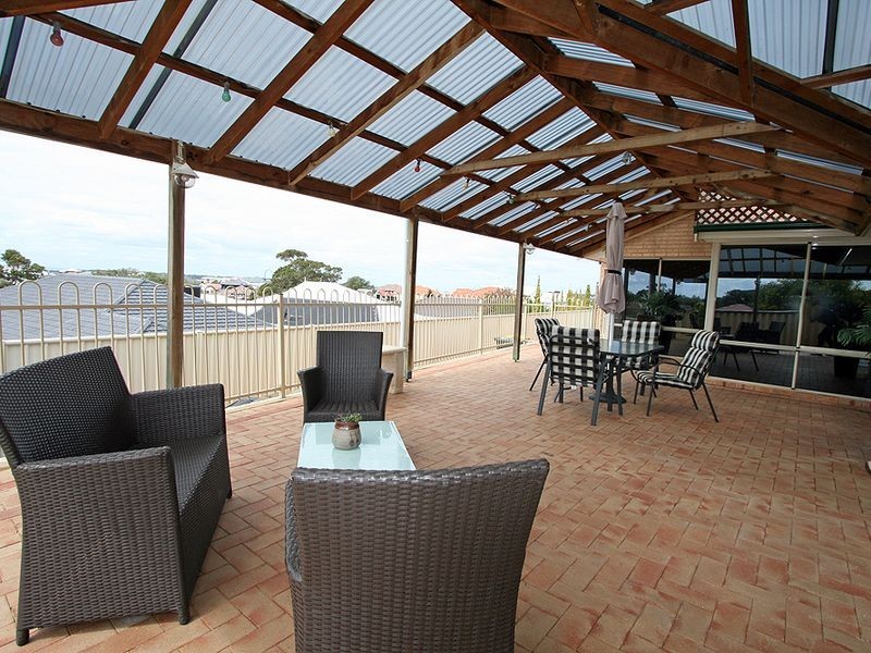 16 Greenshank Mews, Wannanup WA 6210