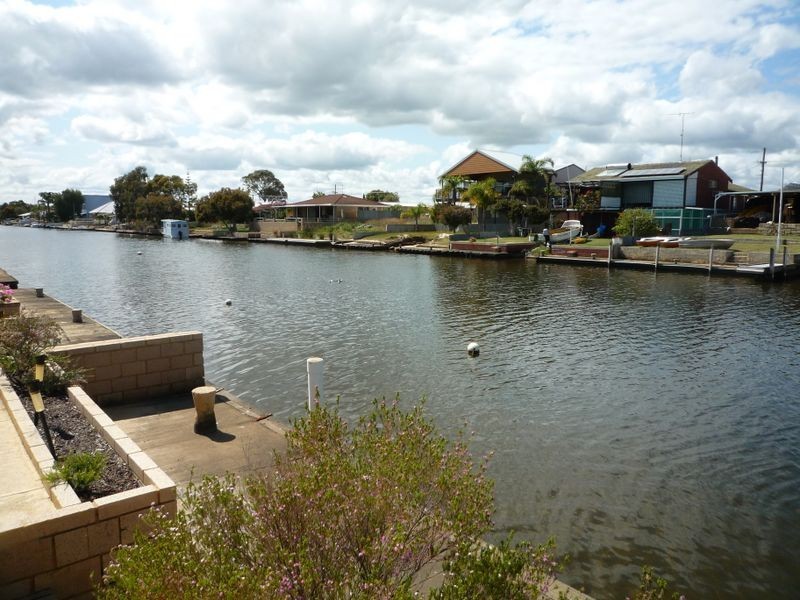 67 Allambi Way, South Yunderup WA 6208