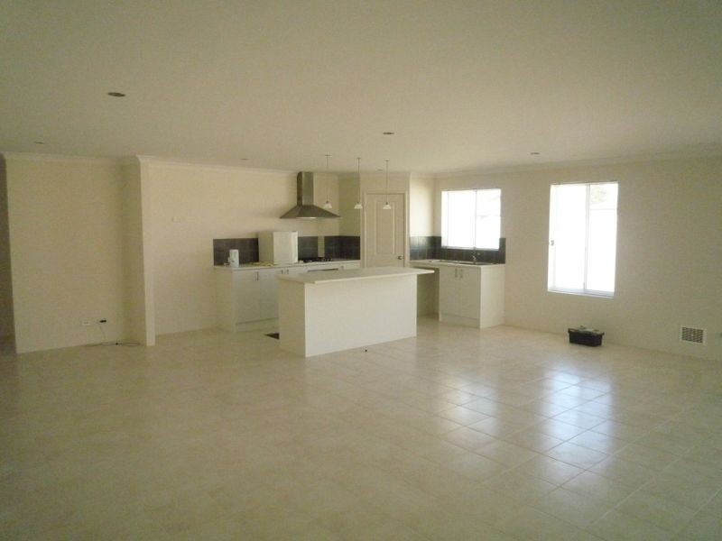 34 Britawast Road, Madora Bay WA 6210