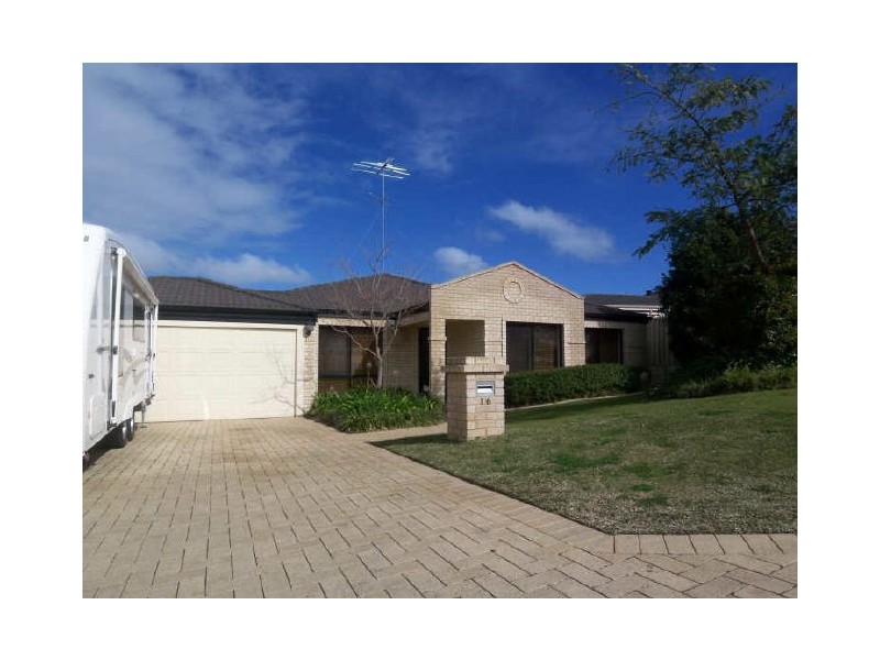 16 Lambourne Place, Halls Head WA 6210