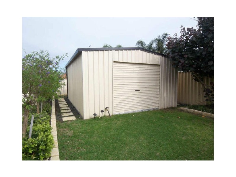 16 Lambourne Place, Halls Head WA 6210