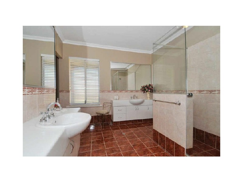 23 Portrush Parade, Meadow Springs WA 6210