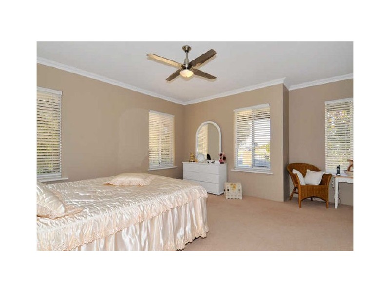 23 Portrush Parade, Meadow Springs WA 6210