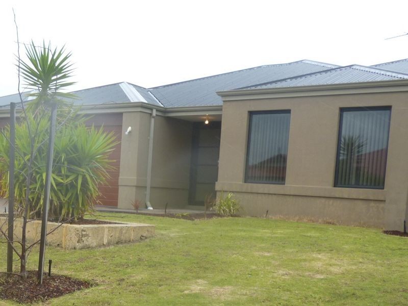 6 Balicup Way, Lakelands WA 6180